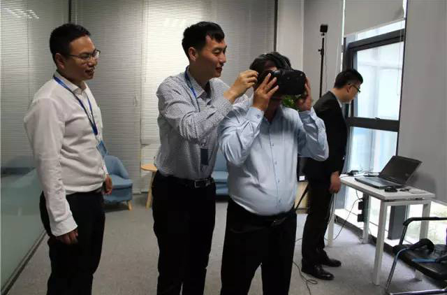 许昌职业技术学院领导莅临蓝鸥郑州虚拟现实培训实验室参观考察